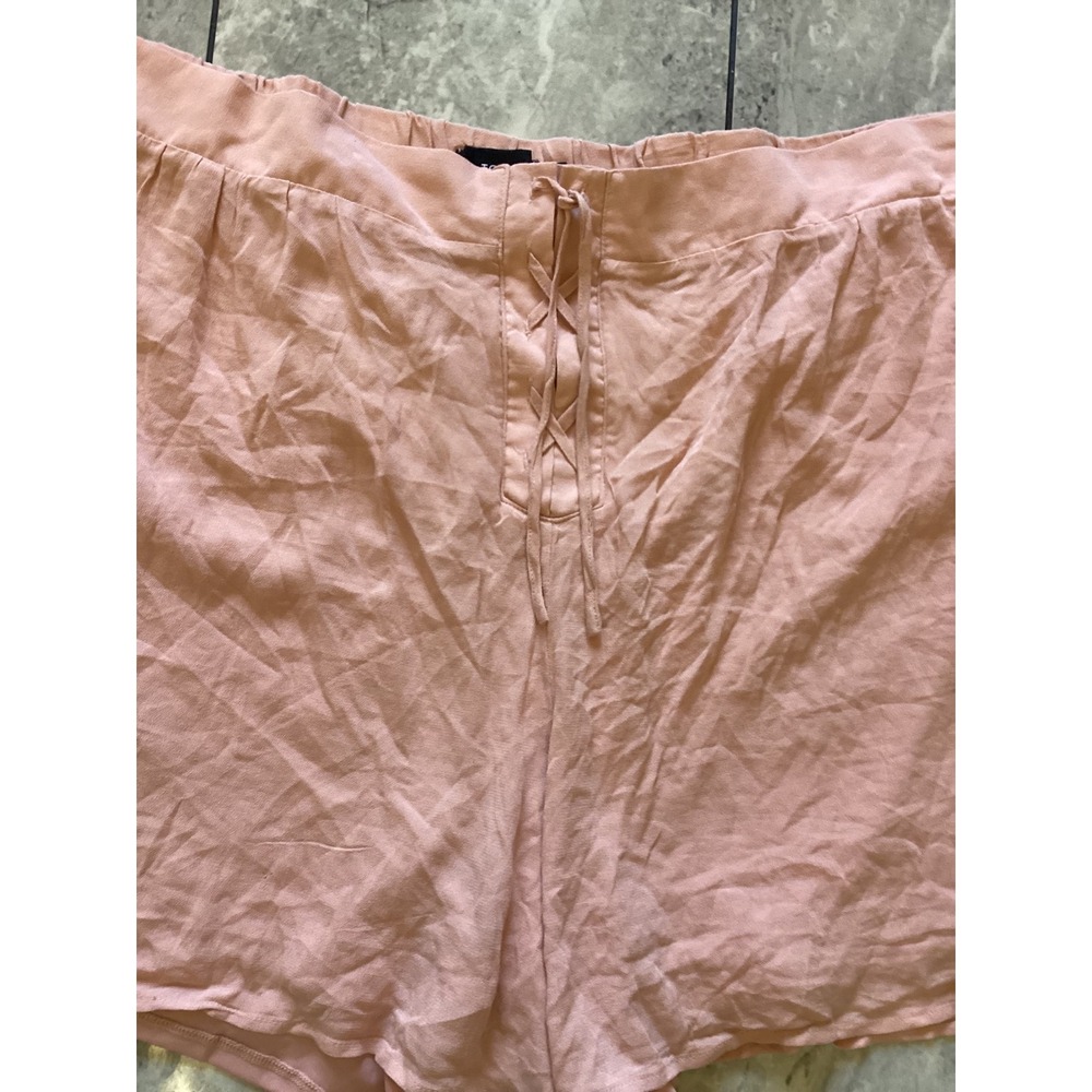 Torrid Peach Lace Up Front Crepe Plus Size Shorts - Size 5X - Picture 2 of 6